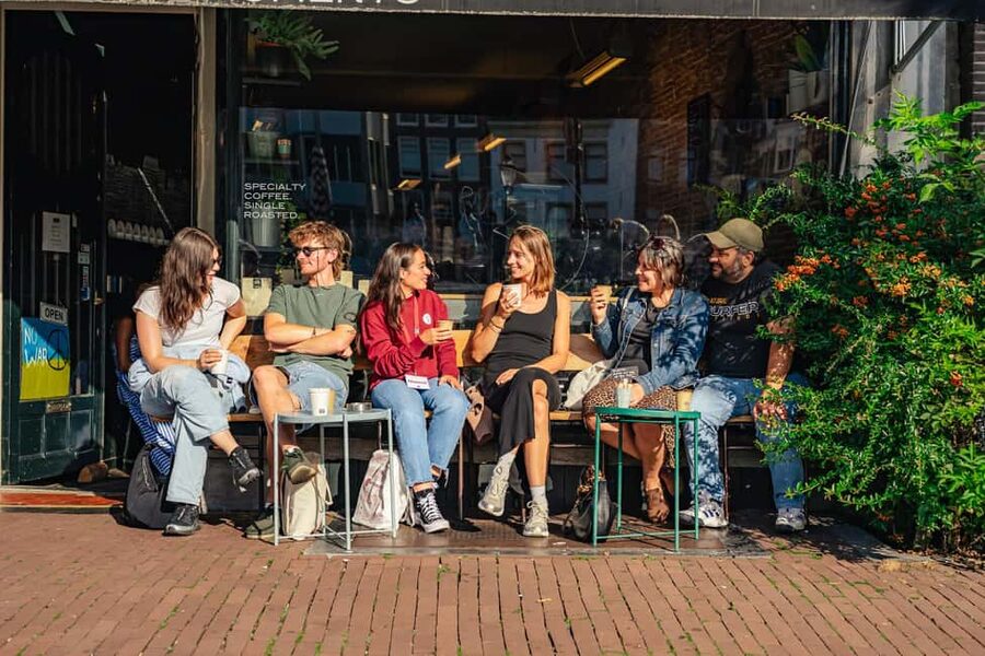 Amsterdam: Guided Cultural Food Tour in English or German - Nieuwe Kerk, Damrak Avenue, and Beurs van Berlage Photo Stops with Built-In Context