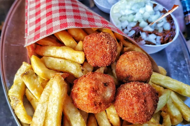 Amsterdam: Guided Food Tour with Tastings - Small group energy, plus guides who keep the story moving