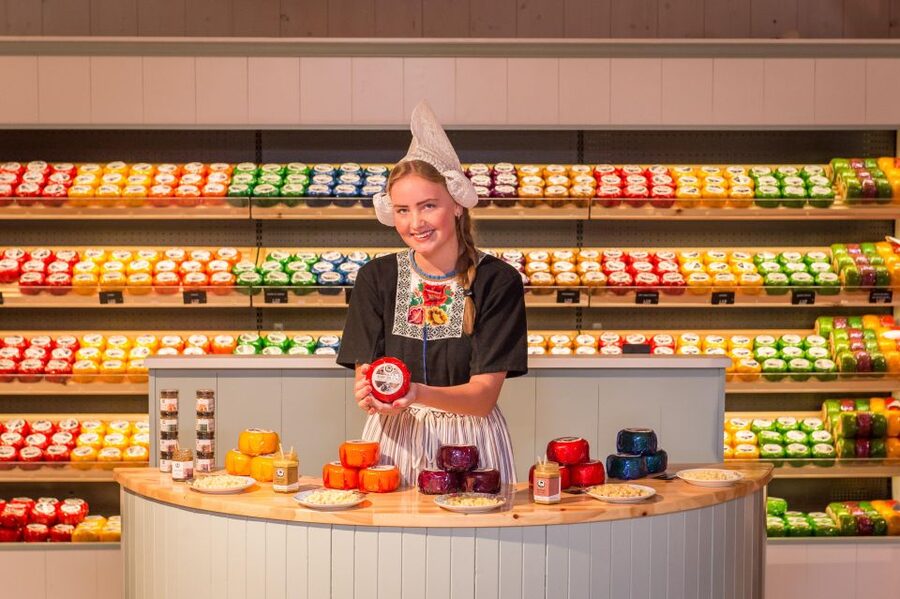 Amsterdam: Guided Zaanse Schans, Windmills & Cheese Tour - Group size, language, and who this tour suits best