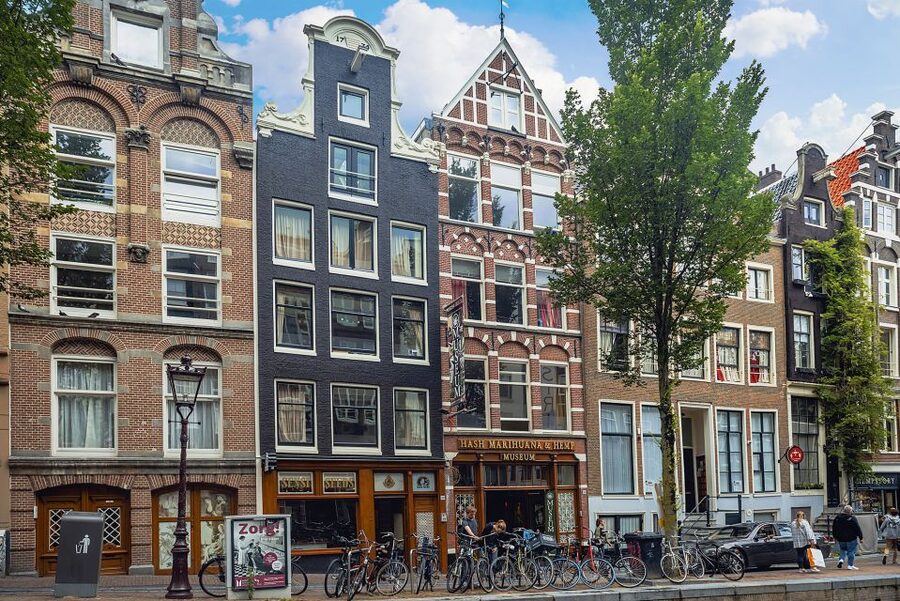 Amsterdam: Hash, Marihuana, and Hemp Museum Entry Ticket - The 9,000+ cannabis objects collection, how to enjoy it