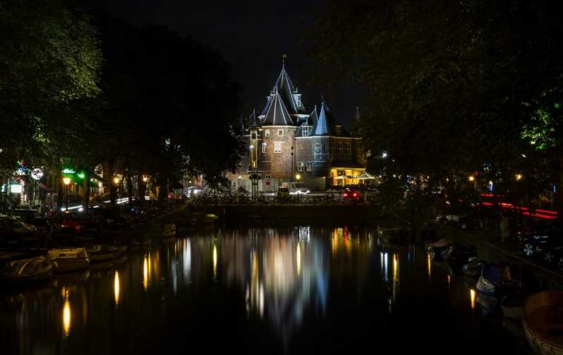 Amsterdam: Haunted History and Ghost Walking Tour - Nieuwe Kerk: Crypts, vaults, and why royal ceremonies still echo