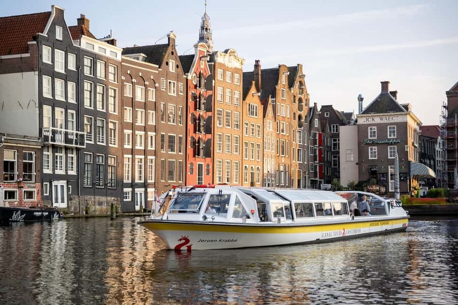 Amsterdam: Heated Canal Cruise Including Audioguide - Heated Canals, Real Comfort: Why This Cruise Feels Better Than Most