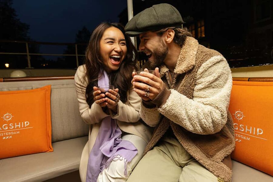 Amsterdam: Heated Canal Cruise with Unlimited Drinks & Bite - Unlimited Drinks and Small Bites: What You Should Expect