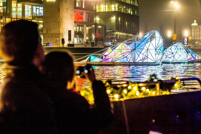 Amsterdam: heated Light Festival Cruise | Incl. Drinks Option - Crew and onboard atmosphere: what makes it feel smooth