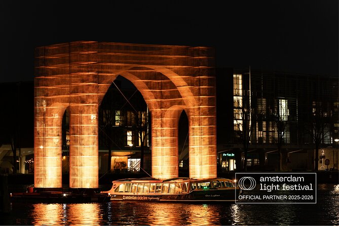 Amsterdam: heated Light Festival Cruise | Incl. Drinks Option - Getting on in Amsterdam without losing 30 minutes