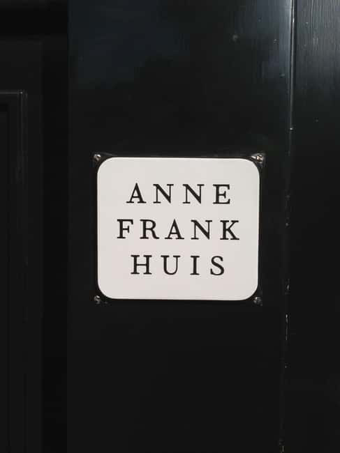 Amsterdam: Hidden Gems and Highlights in DE/EN/IT - Westerkerk First: Framing Anne Frank in the Right Neighborhood