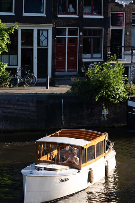 Amsterdam: Hidden Gems Canal Cruise - The Boat and Comfort Details That Actually Matter