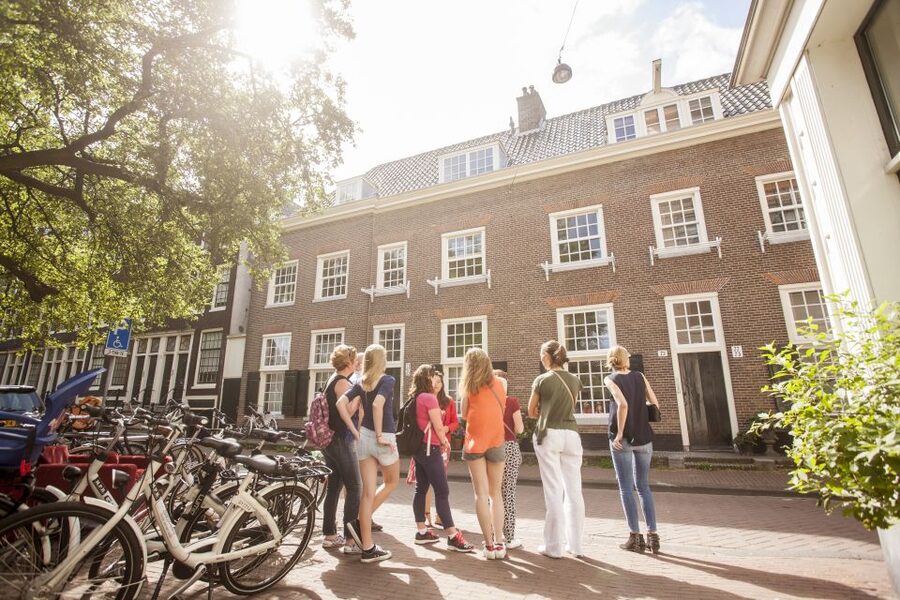 Amsterdam: Hidden Gems & Highlights Guided Bike Tour - Key things to know before you go