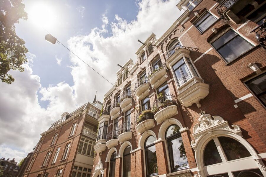 Amsterdam: Hidden Gems & Highlights Guided Bike Tour - What to bring for an easy Amsterdam bike day
