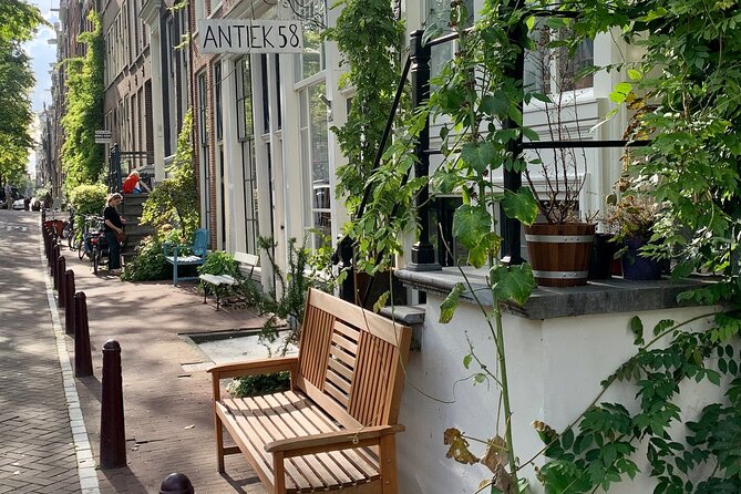 Amsterdam: Hidden Gems Walking Tour in German - Starting at the Anne Frank Monument: why the Jordaan context matters