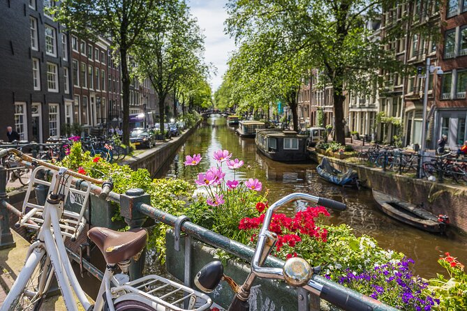 Amsterdam Historic City: a Self-Guided Augmented Reality Tour - Where You Start, Where You Finish, and Why It Matters
