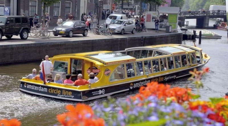 Amsterdam: Historic City Centre Canal Cruise - A One-Hour Canal Reality Check: What You Really Get