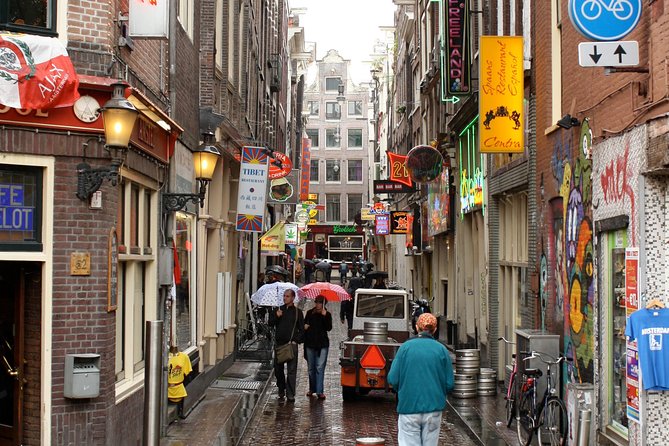 Amsterdam Historic City Walk - What you see at Dam Square and Damstraat: Royal Palace and the New Church