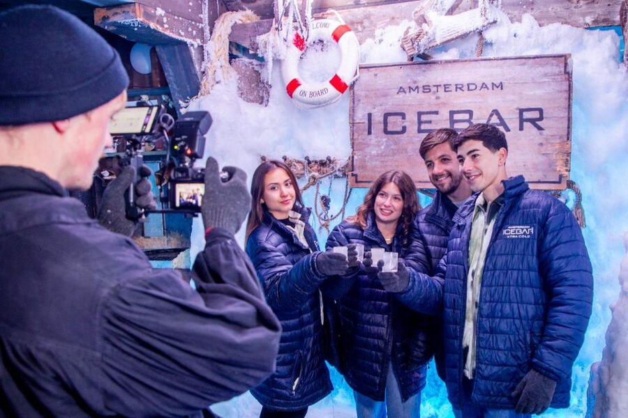 Amsterdam: Icebar Entry Ticket with 3 Drinks - Getting the most fun out of your 45 minutes