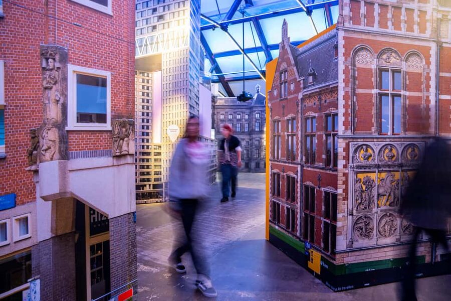 Amsterdam in Motion Entry Ticket - Why the 200 m² maquette format works in Amsterdam