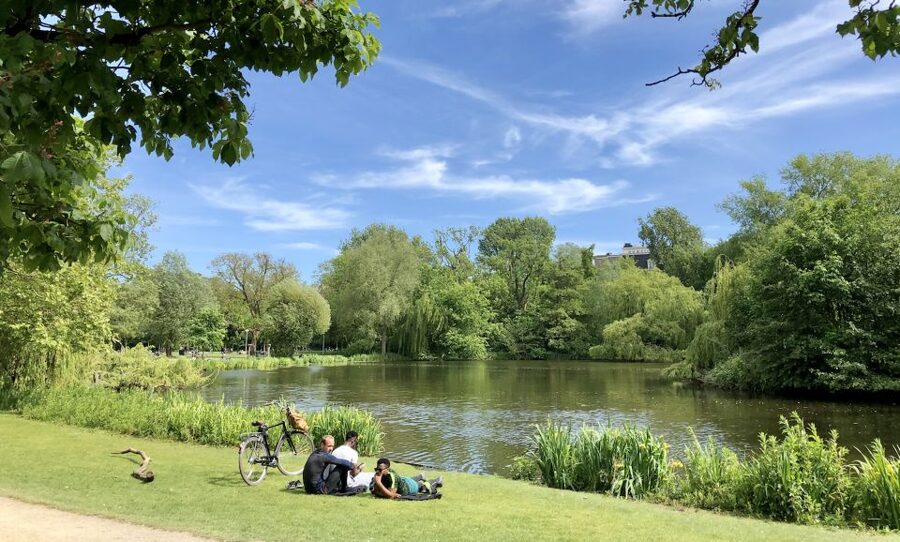 Amsterdam: Inner City Bike Tour German or English (Private) - Key points before you book