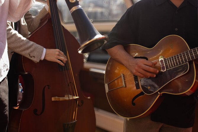 Amsterdam Jazz Canal Cruise with live music - Weather and Boat Comfort: The Open-Air Factor