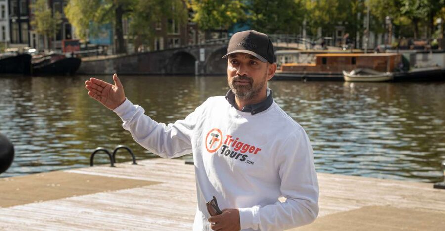 Amsterdam: Jewish Quarter and History Guided Tour - Portuguese Synagogue and the Jewish Institutions You’ll Pass