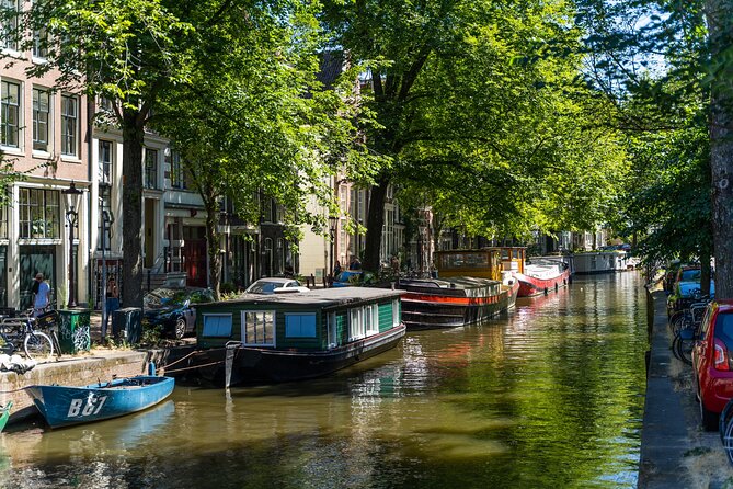 Amsterdam Jewish Quarter Private Tour - Auschwitz Monument: a free stop with heavy focus on deportation