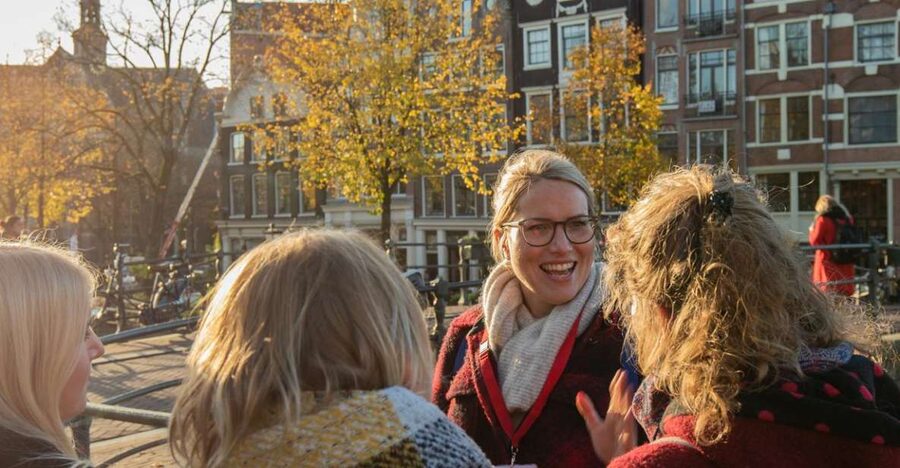 Amsterdam: Jordaan District Tour with a German guide - Inner courtyards and hofjes: the Jordaan’s real secret spaces