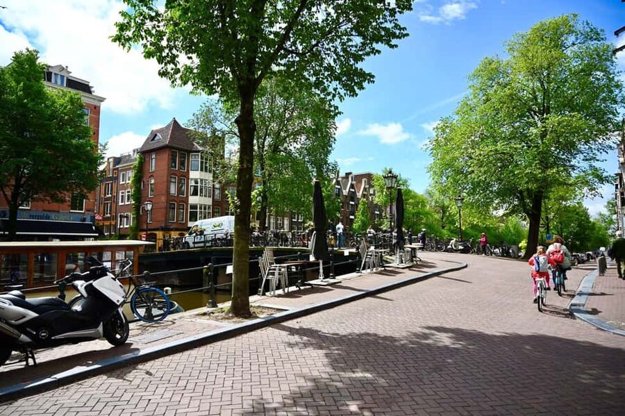 Amsterdam: Jordaan Food Tour of 10+ Local Classic Tastings - Price and value: is $115 per person worth it?