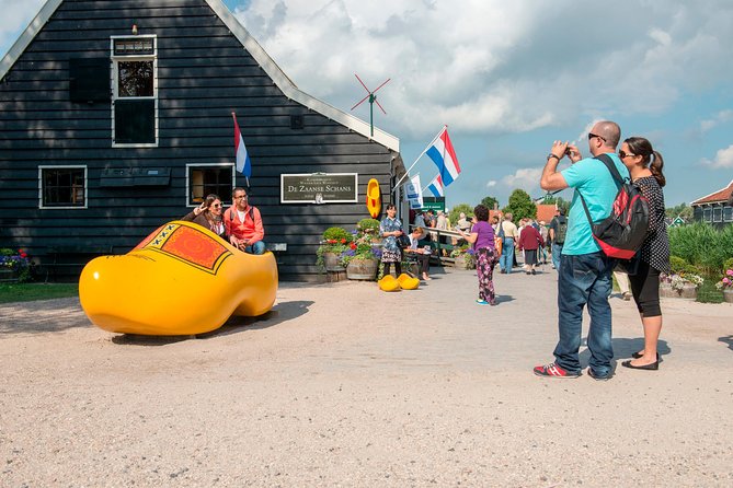 Amsterdam: Keukenhof and Zaanse Schans Windmills Guided Day Trip - Optional Amsterdam canal cruise: use your 1-hour open departure ticket