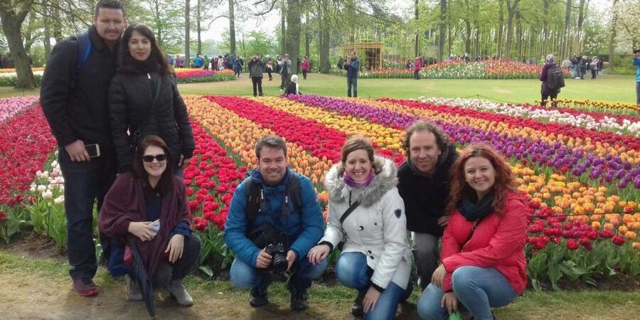 Amsterdam: Keukenhof Gardens Guided Tour Spanish and English - Entering Keukenhof: What Your 3.5 Hours Really Means