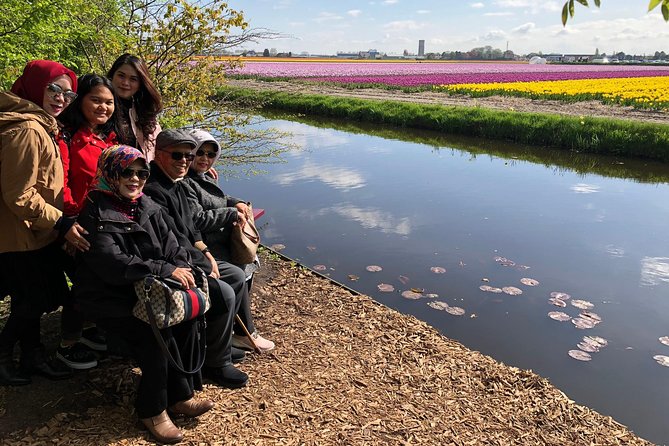 Amsterdam: Keukenhof Tulip Gardens and Giethoorn with Boat Tour - Giethoorn by boat, then footpaths and bridges