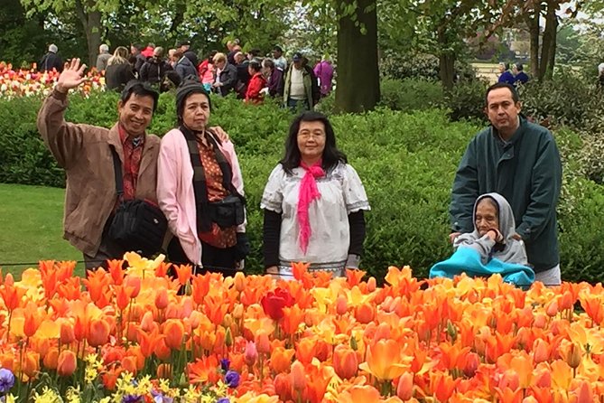Amsterdam: Keukenhof Tulip Gardens and Giethoorn with Boat Tour - The full day from Amsterdam: where the hours go