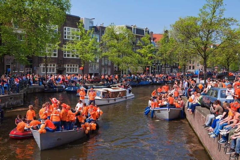 Amsterdam: Kings Day Boat Party with Unlimited Drinks - Why a King’s Day boat party on Amsterdam canals makes sense