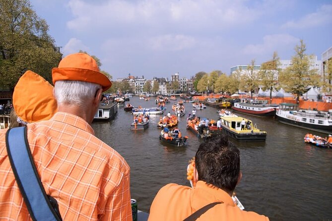 Amsterdam: Kingsday Party Cruise including Drinks - Kings Day on the canals, with drinks and commentary