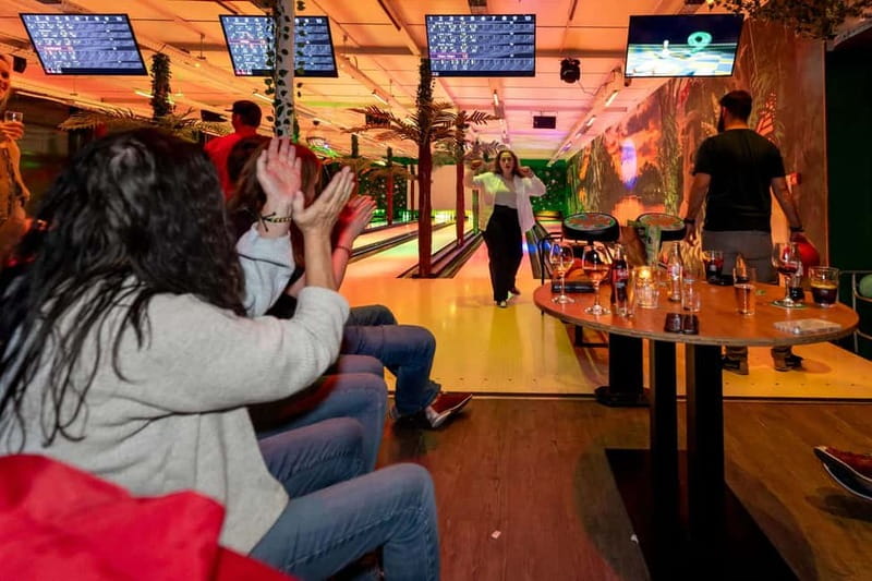 Amsterdam: LED Bowling Experience - Your 1-Hour Game Flow at Aloha Amsterdam