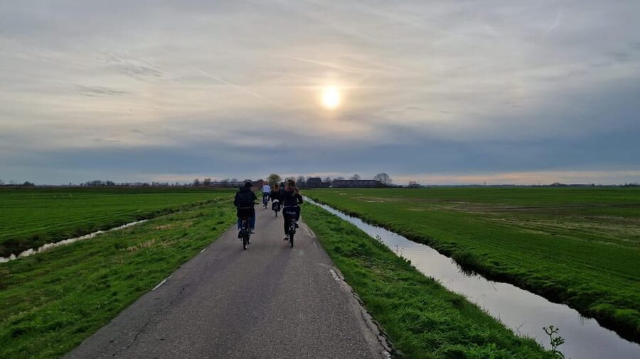 Amsterdam: Leisurely Windmill & Countryside Bike Ride - The optional eco-farmers cooperative and cheese tasting