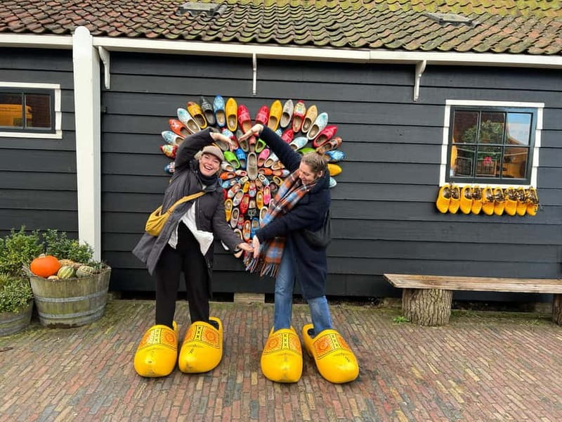 Amsterdam: Leisurely Windmill & Countryside Bike Ride - Bikes, rain gear, and how “3.5 hours” actually feels