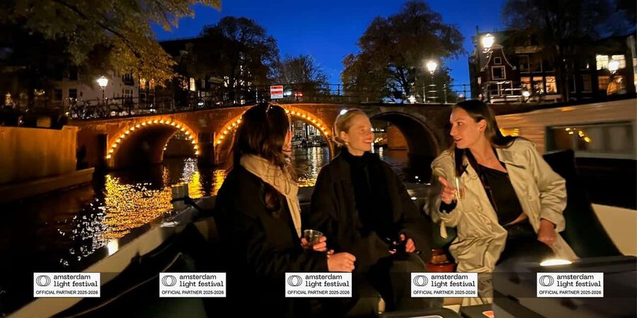 Amsterdam: Light Festival Boat+Unlimit.Drinks & Snack Option - What you’ll actually see, from NEMO to Magere Brug and beyond