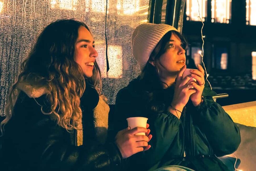Amsterdam: Light Festival Boat with Hot Choco & Stroopwafel - Key things you will notice on this Amsterdam Light Festival boat cruise