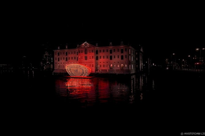 Amsterdam: Light Festival Boat with Unlimited Drinks & Snack - Unlimited drinks and Dutch snacks: good value if you manage expectations