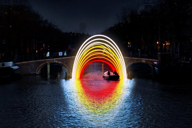 Amsterdam Light Festival: Canal Cruise + Bite & Unlimited Drinks - Group Size, English Narration, and Hearing the Guide