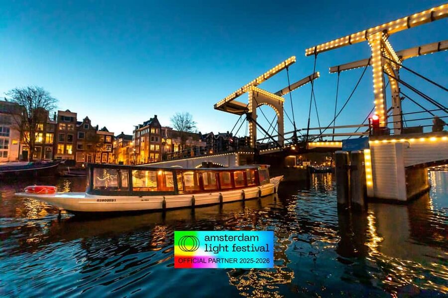 Amsterdam: Light Festival Cruise + Stroopwafel & Hot Choco - Why a heated Light Festival canal cruise feels worth it