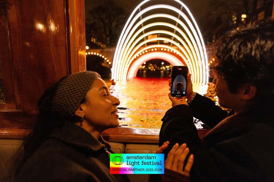Amsterdam: Light Festival Cruise + Stroopwafel & Hot Choco - Drinks and the stroopwafel choice: what you get for $31