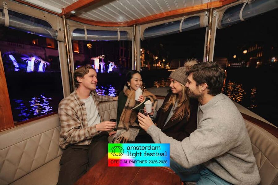 Amsterdam: Light Festival Heated Cruise + Hot Choco + Snack - Guide energy, pacing, and what to do before you board