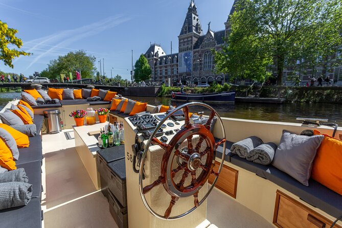 Amsterdam Light Festival: Saloon Boat Cruise + Hot Drinks & Bite - Why the Amsterdam Light Festival looks better from the water