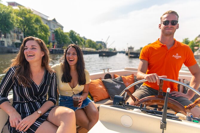 Amsterdam Luxury Canal Cruise + Unlimited Drinks & Bites option - Open boat vs warm saloon: how to stay comfy and still see well