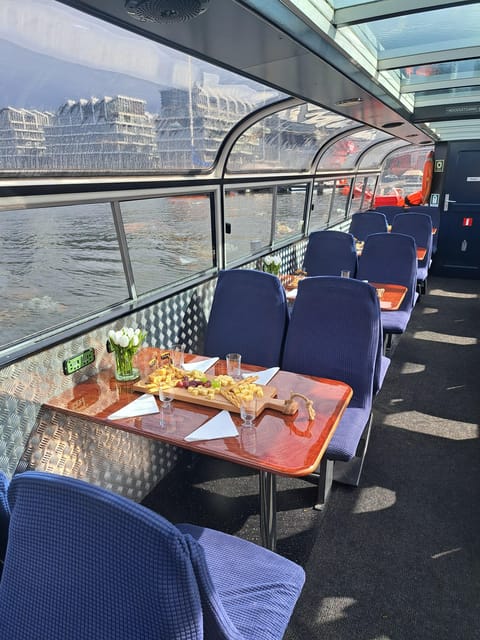 Amsterdam: Luxury Cheese & Wine Canal Cruise - Your 1-hour plan on the canals, starting at HArt Museum dock