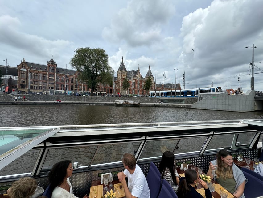 Amsterdam: Luxury Cheese & Wine Canal Cruise - Timing, late starts, and how to protect your day