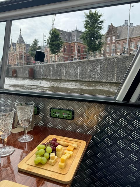 Amsterdam: Luxury Cheese & Wine Canal Cruise - Who this Amsterdam cheese and wine cruise suits best