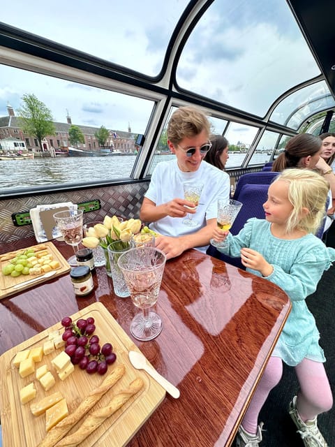 Amsterdam: Luxury Cheese & Wine Canal Cruise - The Dutch cheese tasting: what you get and why it matters