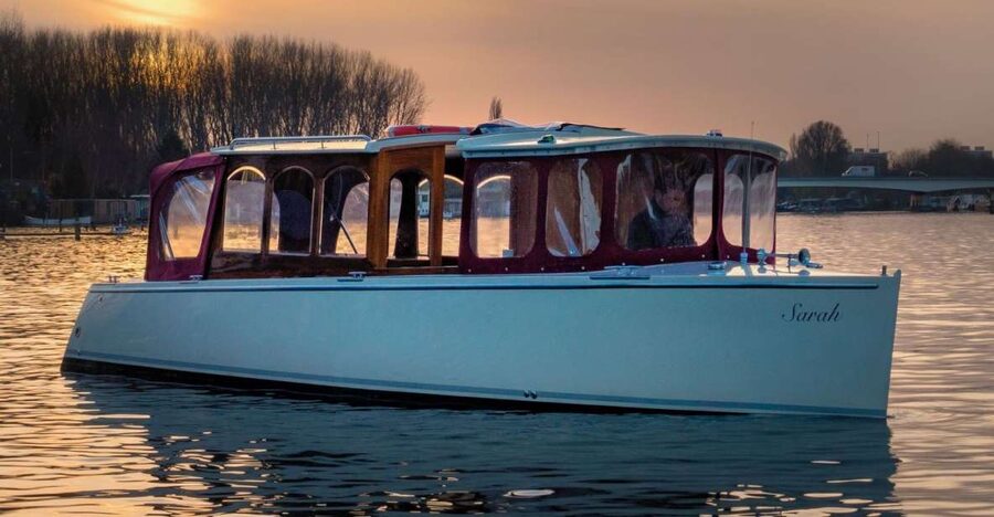 Amsterdam: Luxury Private Boat Tour - Comfort Matters: Open vs Salon Boats and Winter Reality