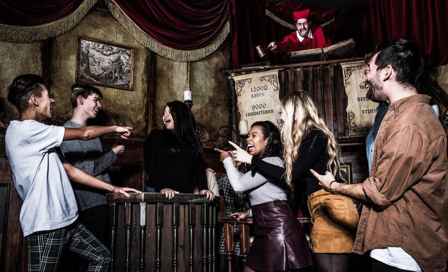 Amsterdam: Madame Tussauds & Amsterdam Dungeon Combo Ticket - Madame Tussauds Amsterdam: wax stars, quick laughs, and photo stops