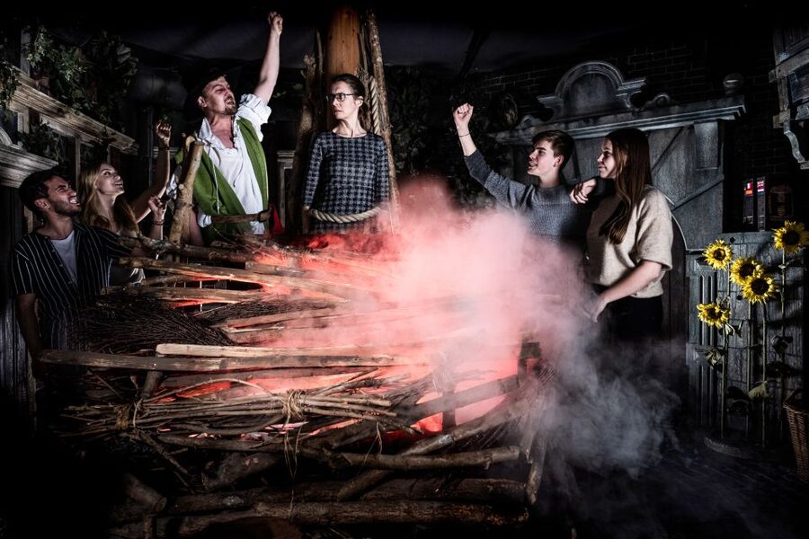 Amsterdam: Madame Tussauds & Amsterdam Dungeon Combo Ticket - How the combo usually flows in a 2.5 hour plan